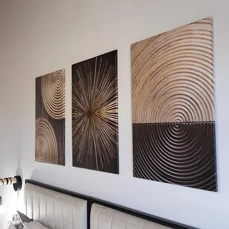 Aura *